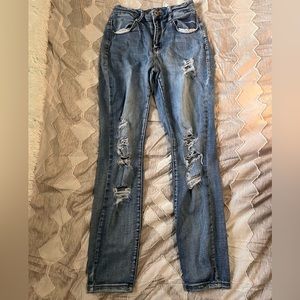 Women’s Curvy High Rise Jegging w/ rips